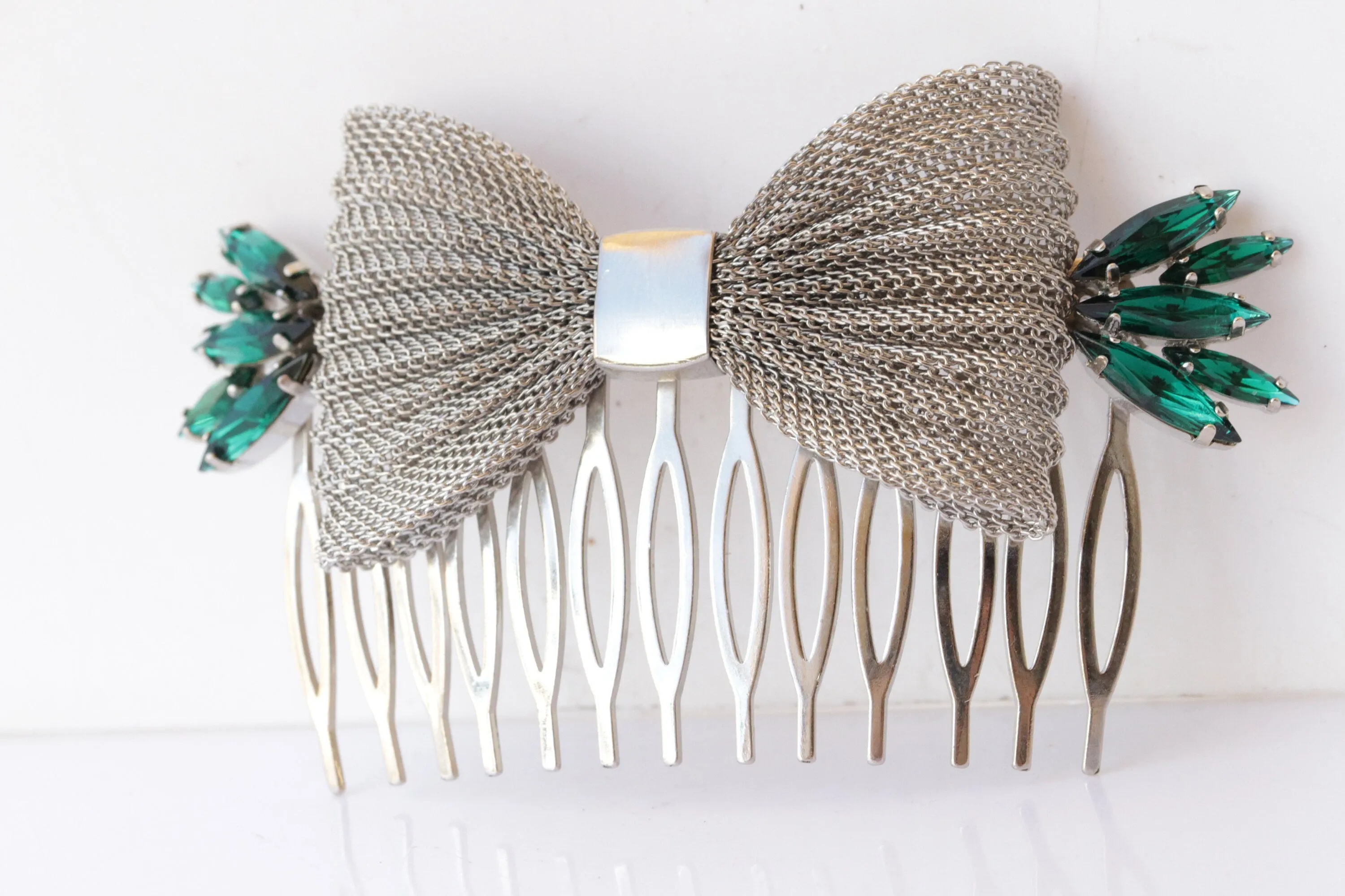 BOW COMB HAIR