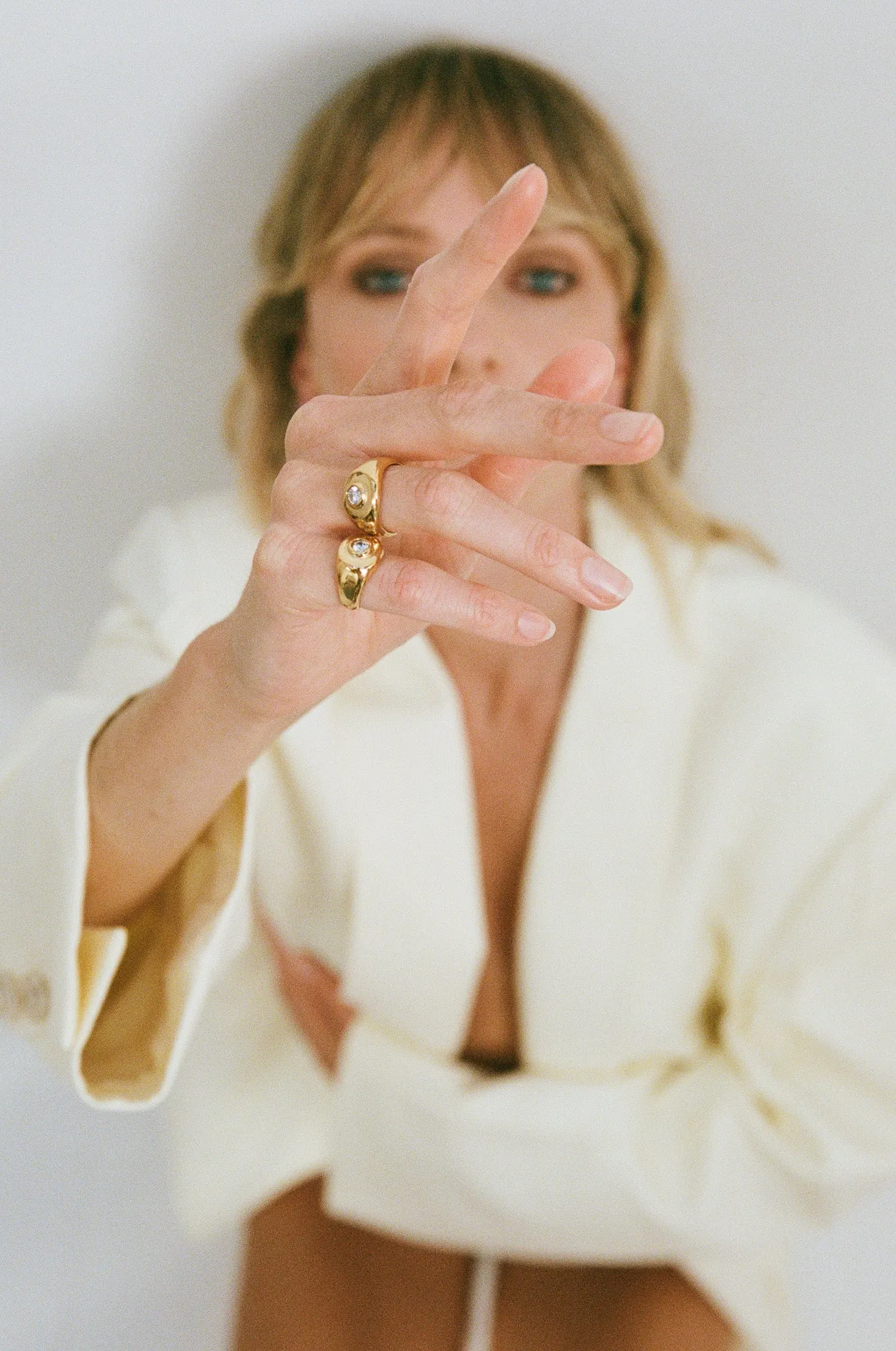 HERITAGE SIGNET PINKY RING - CLEAR