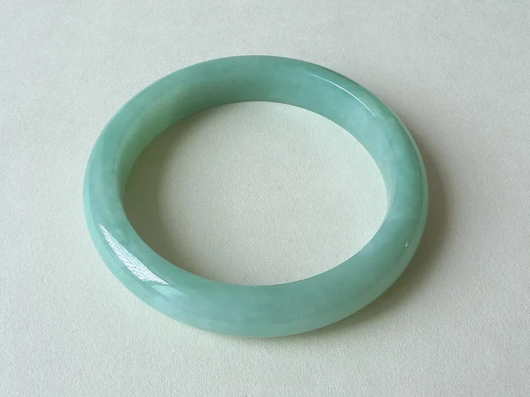 Natural Jade Bangle Jadeite Bangle Internal Diameter 59.2mm BER066