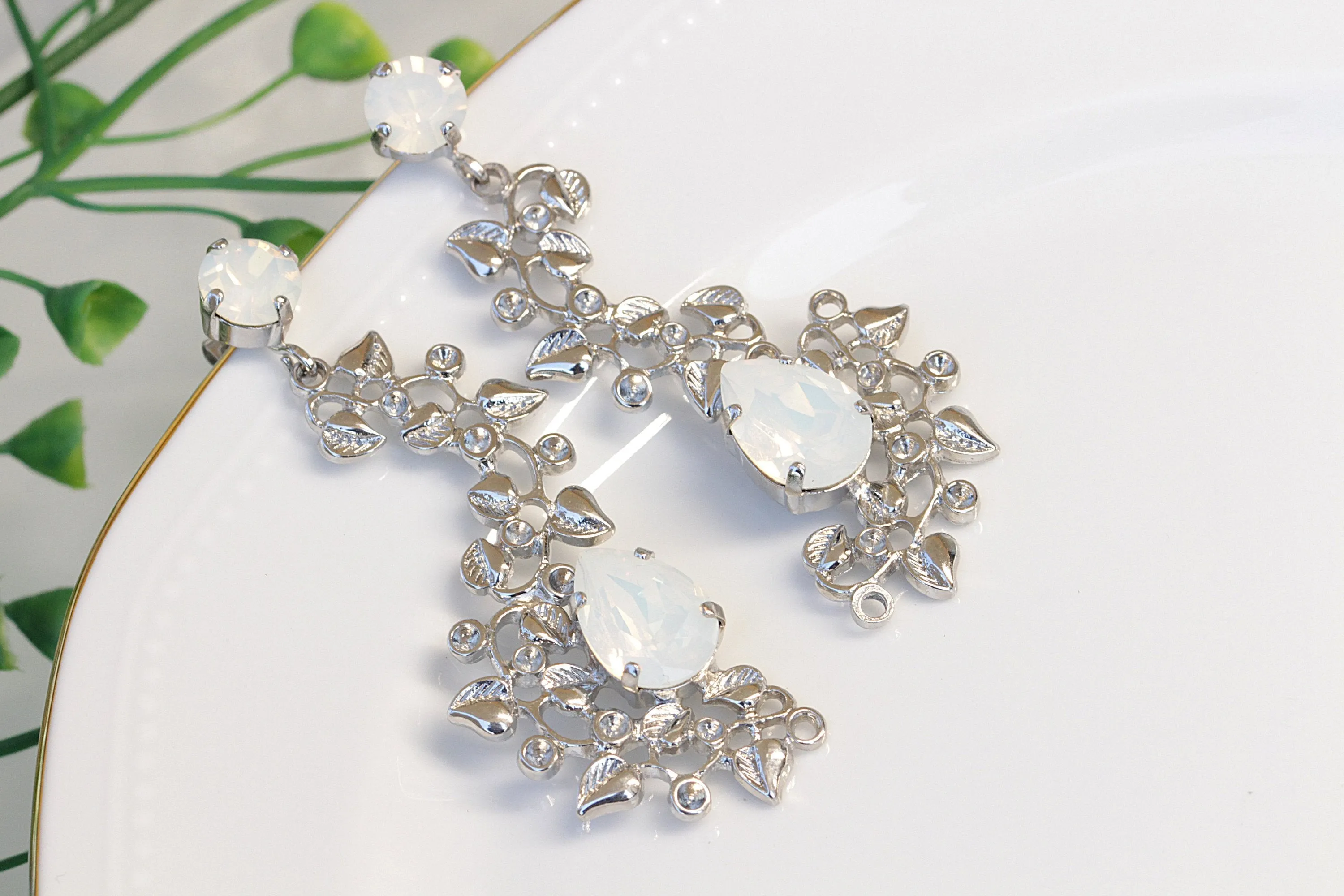 OPAL LEAF NECKLACE