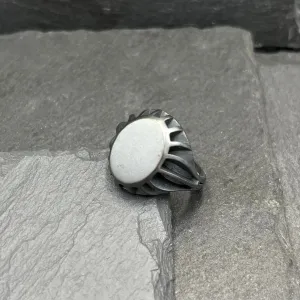 Pop Up Signet Ring