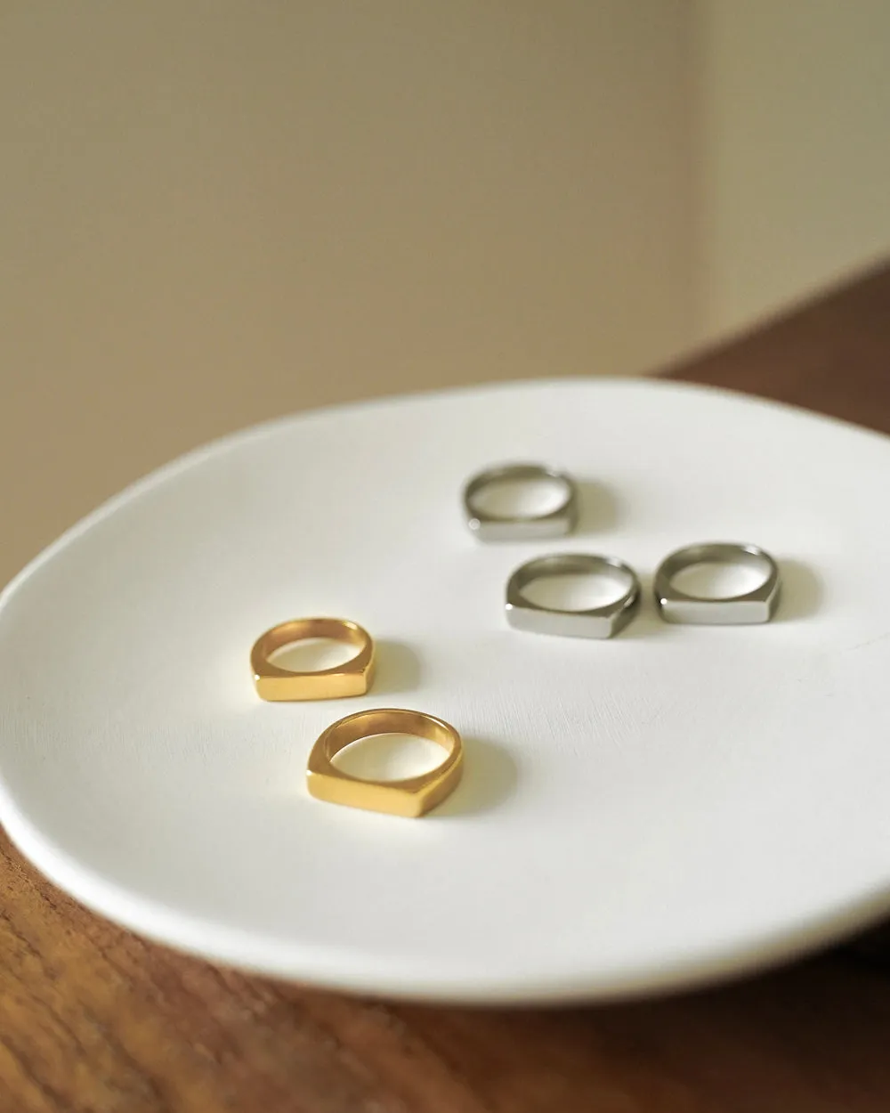 RECTANGLE Signet Ring in Gold