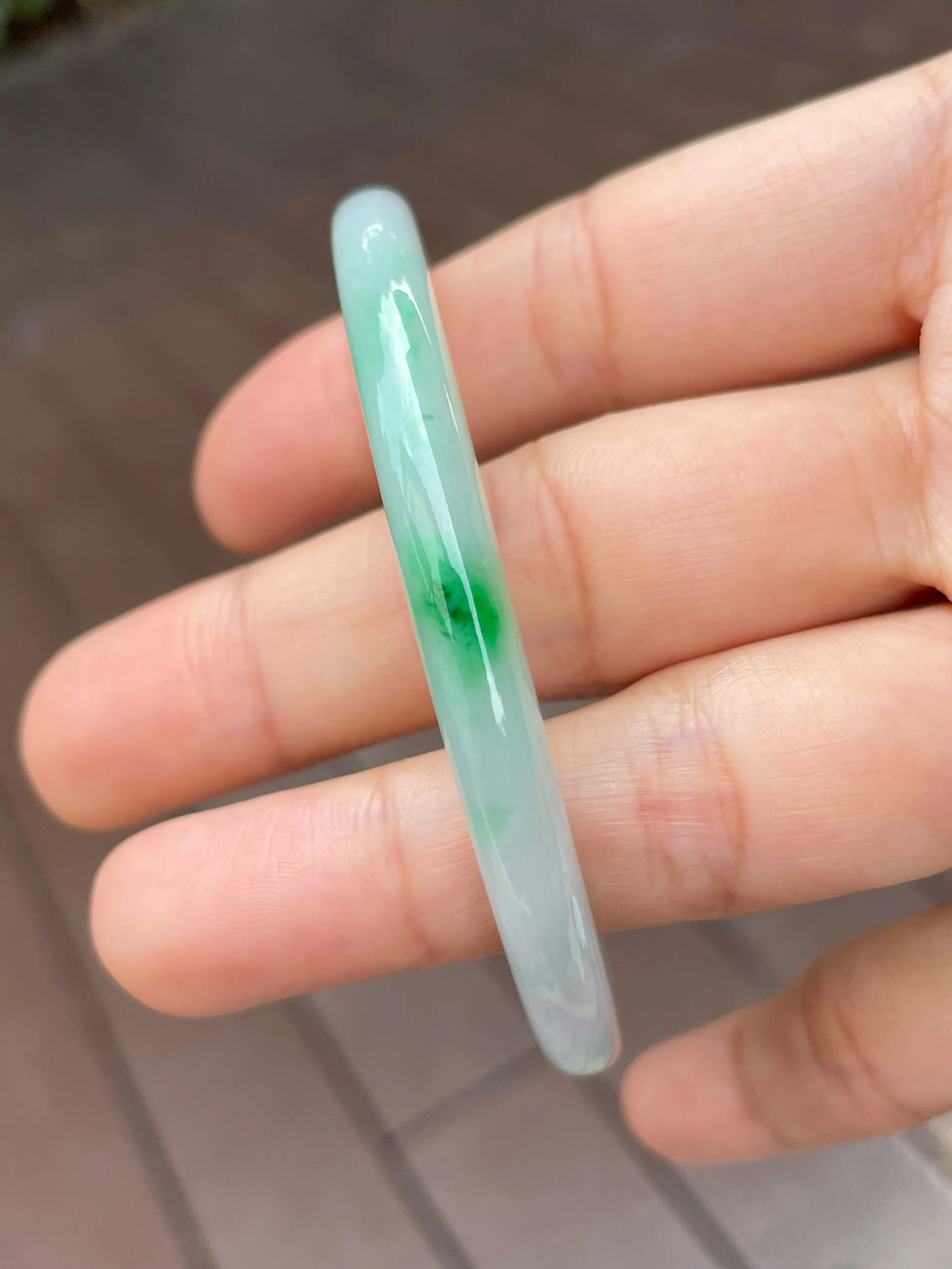 White with Green Jade Bangle | 60mm (NJBA102)